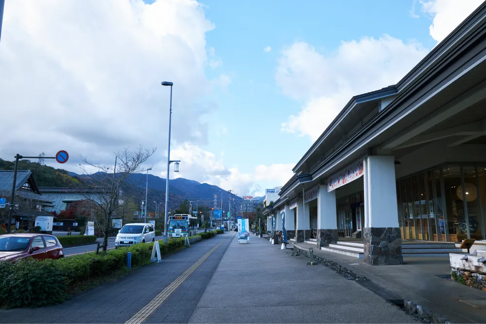 鈴廣前の小田原中継所