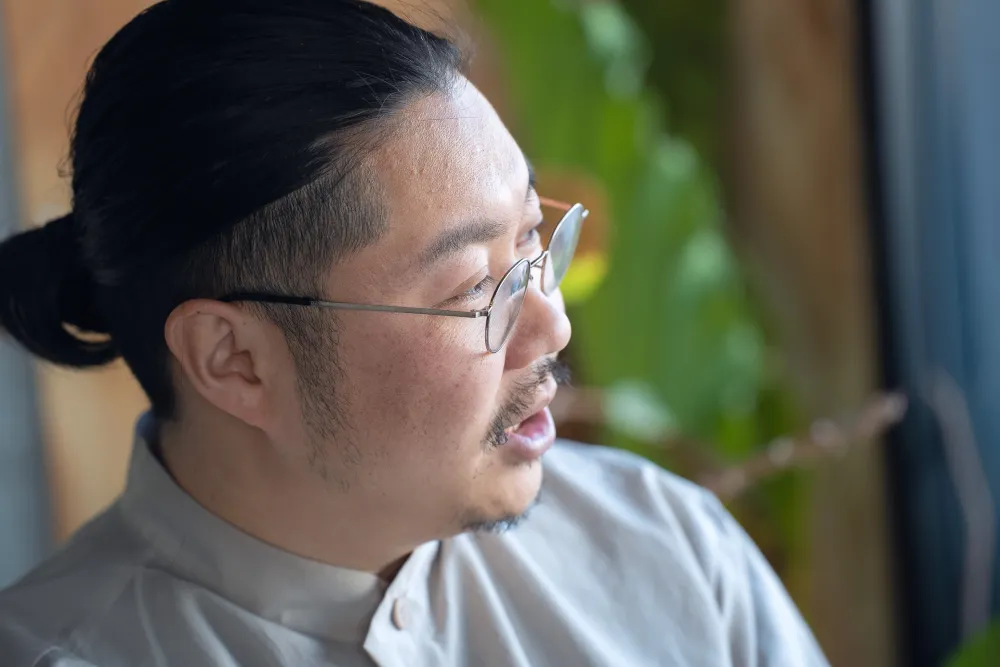 建築家　桐 圭佑（きり・けいすけ）