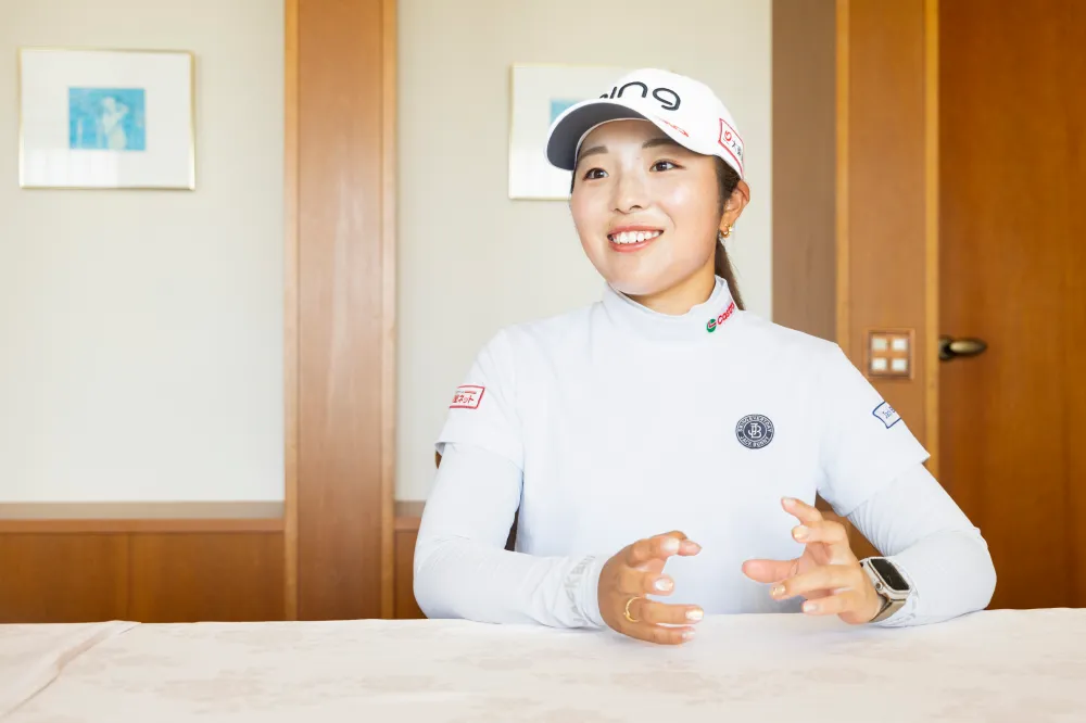 プロゴルファー　佐久間 朱莉④