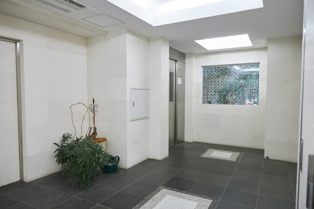 エントランス①