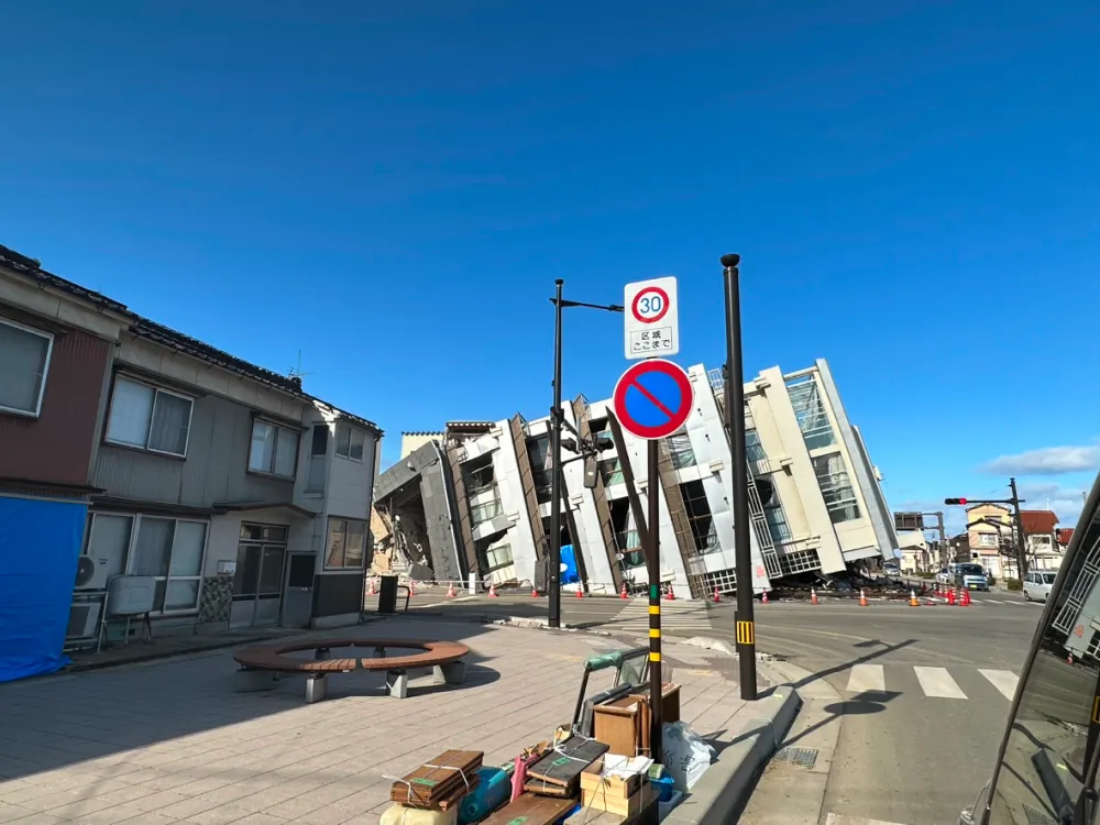特に被害の大きかった輪島市では、7階建てのビルが倒壊