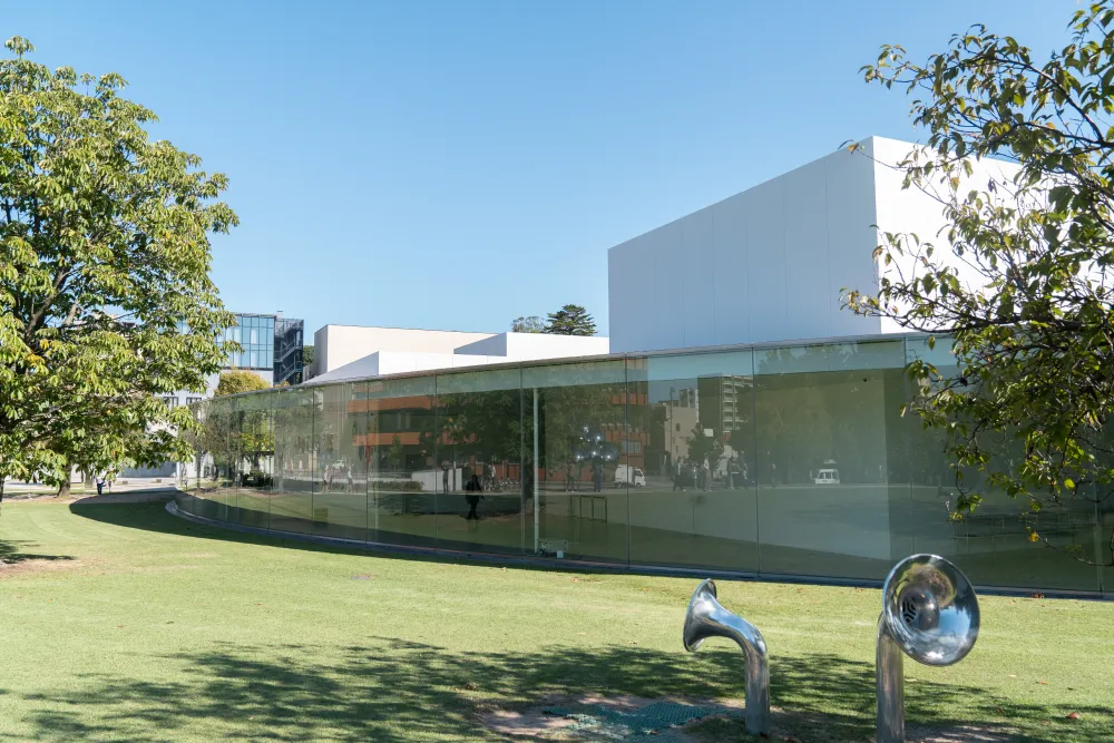 フロリアン・クラール《アリーナのための クランクフェルト・ ナンバー3》2024：石川県金沢の観光オススメスポット