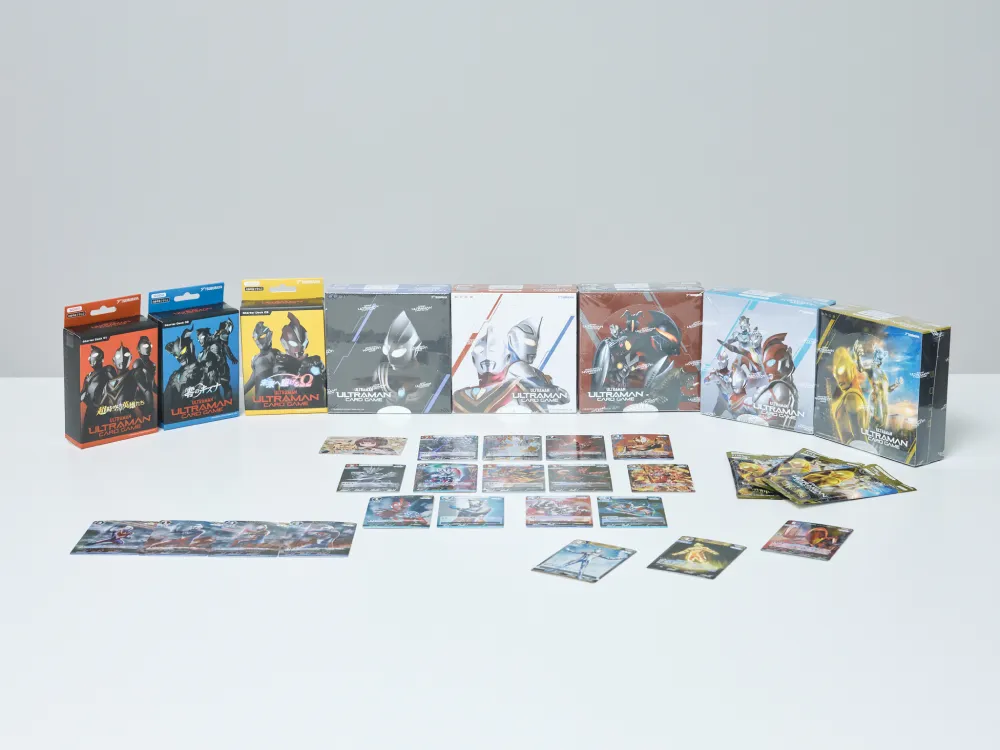 1年間でスターターデッキ3種、ブースターパック5種を発売