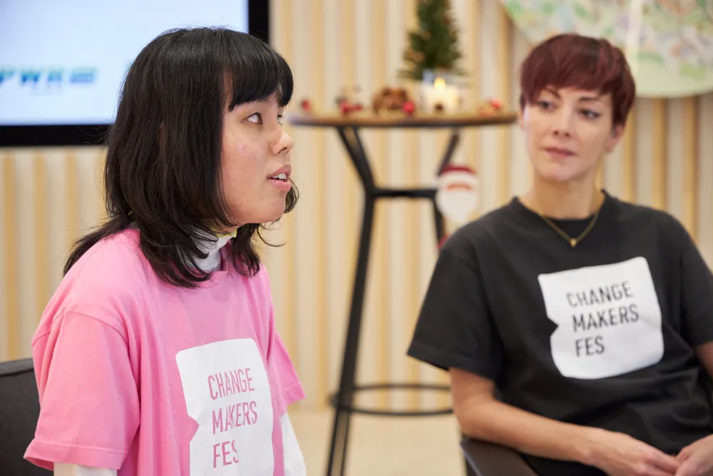 だから、『誰もがこの曲を必要としなくなるくらい平和な世の中になればいいのにな』と願いながら歌いました