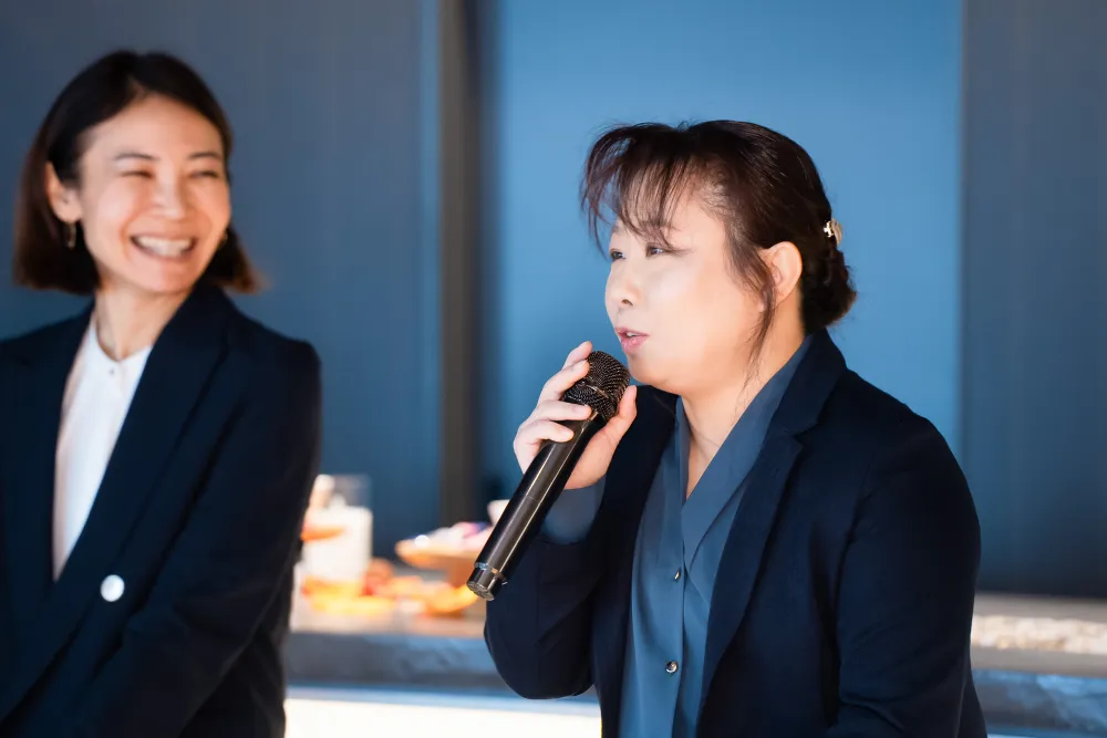 「昔はなんでも気合いで乗り切ってきた」という湯目部長は、出産をきっかけに「できない自分を認めよう」と考え方を変えて楽になったと言います。