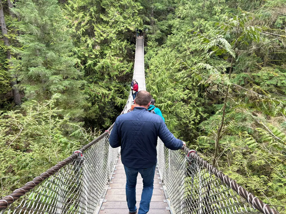 バンクーバーは自然豊かな街。写真はバンクーバーの観光スポット・リンバレーの吊り橋