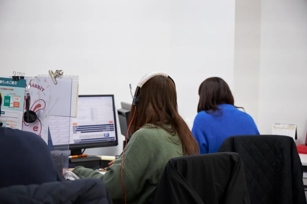 インターナショナル店内のコールセンター。あらゆる言語に対応できるよう、多様な国籍のオペレーターが在籍している