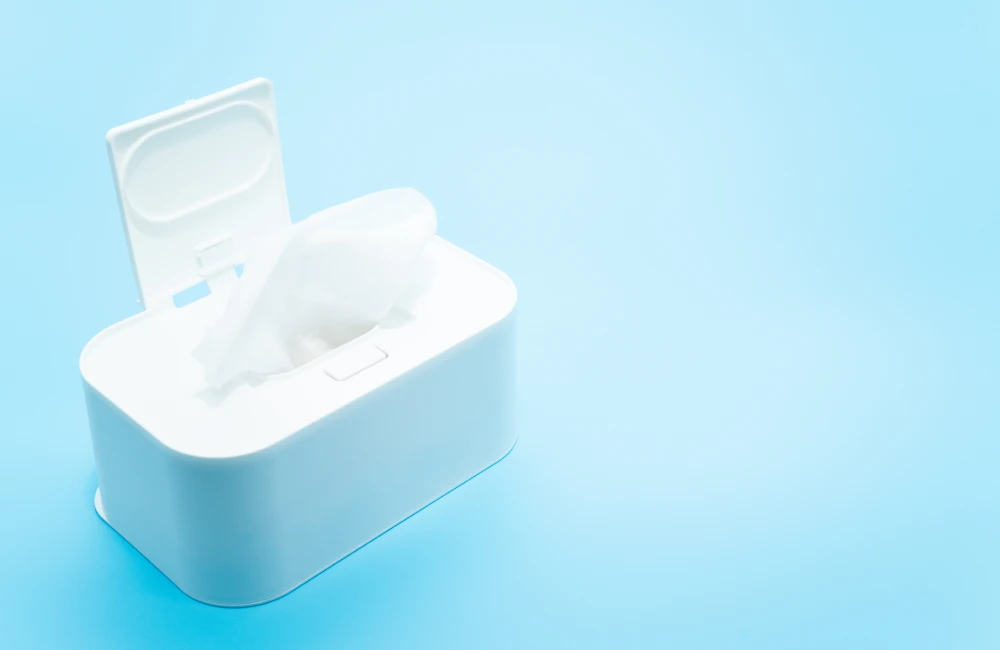 ラップやウェットティッシュを活用する「節水」テクニック