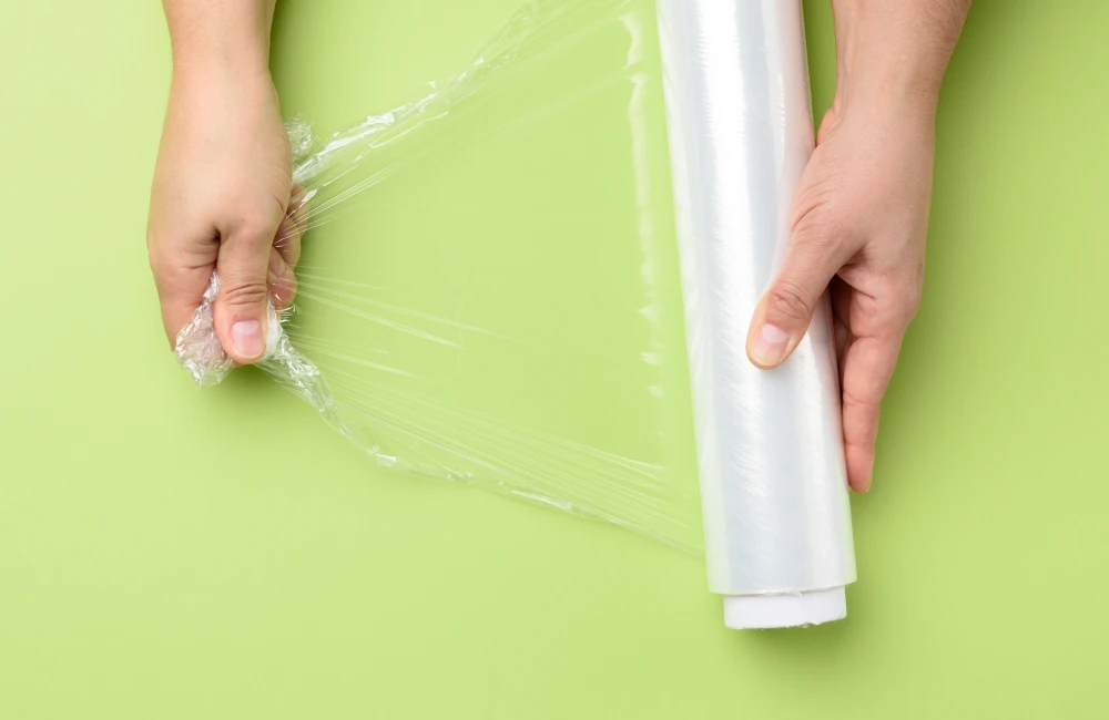 ラップやウェットティッシュを活用する「節水」テクニック