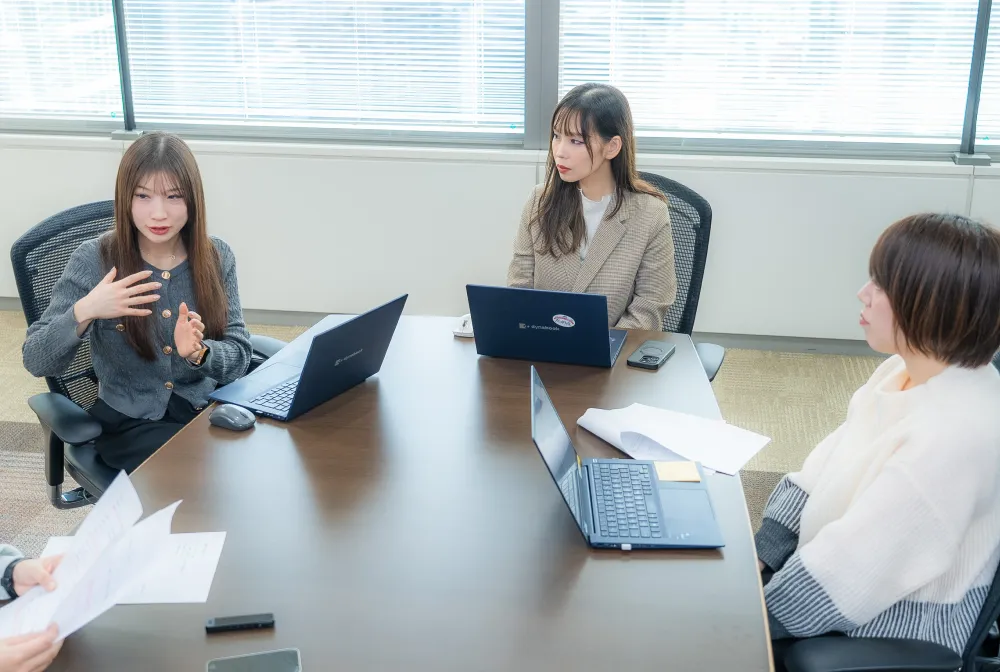 大東建託女性社員