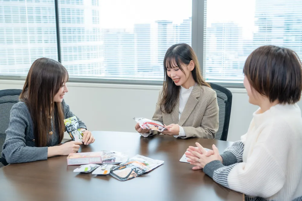防災食について語り合う大東建託女性社員
