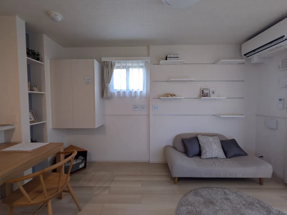 お部屋を横向きで撮影したBefore