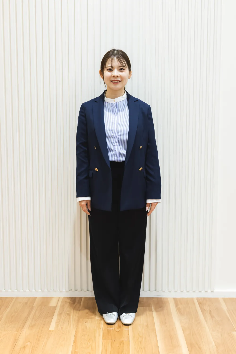 女性カジュアルスタイル|ブレザー着用