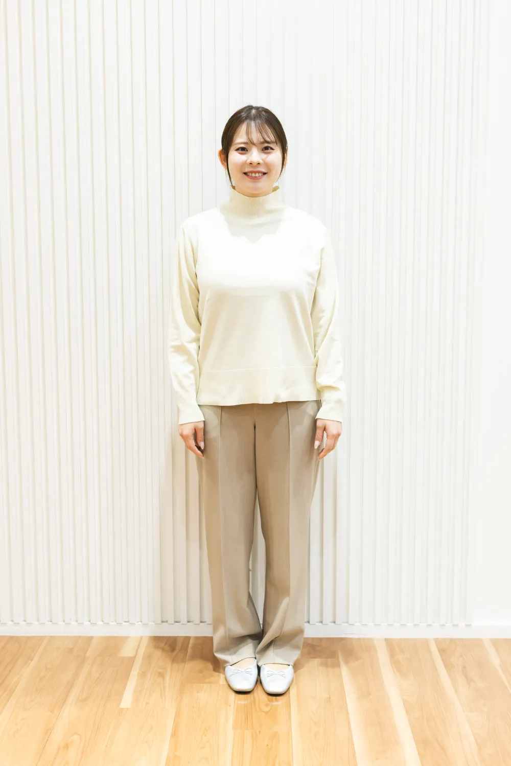 女性オフィススタイル|ジャケットなし